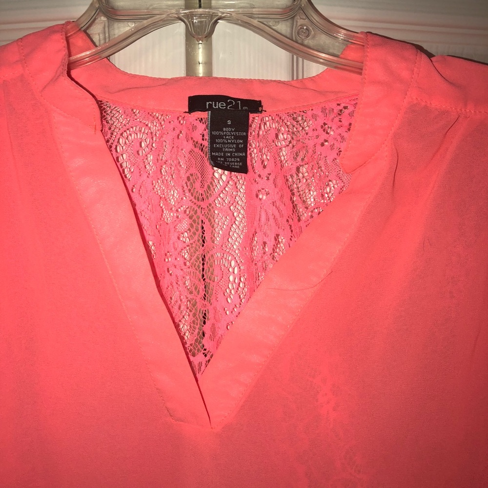 Blouse - Picture 2 of 3